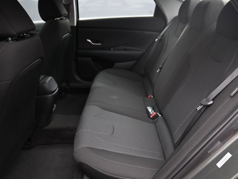 New 2025 Hyundai Elantra SE image 11