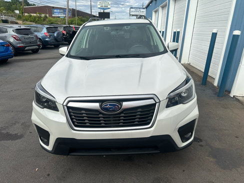 Used 2018 Subaru Forester 2.5i Premium w/ All-Weather Package image 2