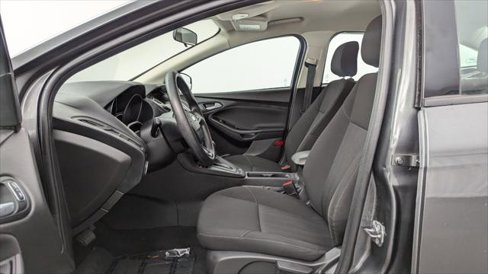 Used 2018 Ford Focus SE w/ SE Appearance Package image 13
