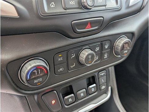 Used 2020 GMC Terrain SLE w/ Driver Convenience Package image 22