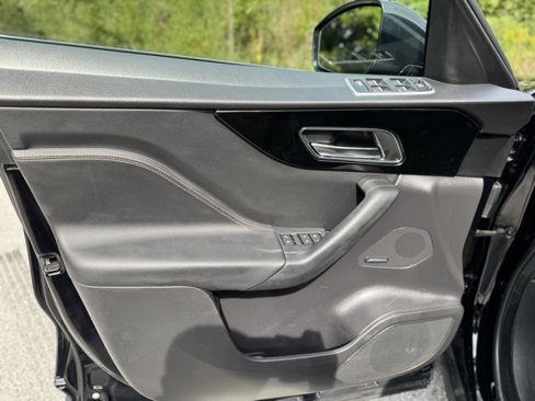 Used 2020 Jaguar F-PACE Prestige image 10