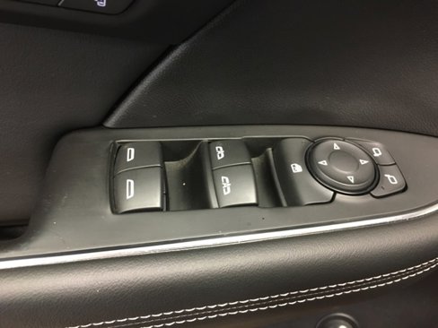 Used 2023 Buick Envision Essence w/ Sport Touring Package image 39