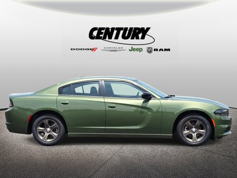Used 2023 Dodge Charger SXT image 2