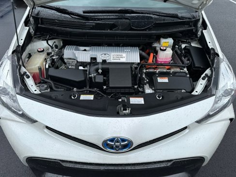 Used 2017 Toyota Prius V Three image 10