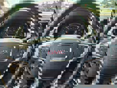 Used 2022 GMC Terrain SLE image 27