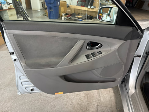 Used 2010 Toyota Camry LE image 30