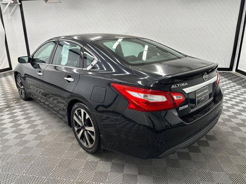 Used 2016 Nissan Altima 2.5 SR image 3