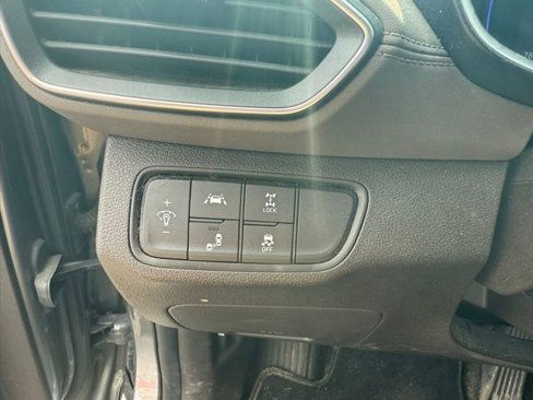 Used 2019 Hyundai Santa Fe SEL image 9