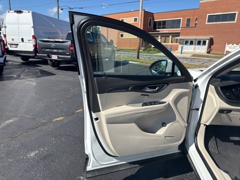 Used 2022 Buick Envision Essence w/ Safety Package image 10