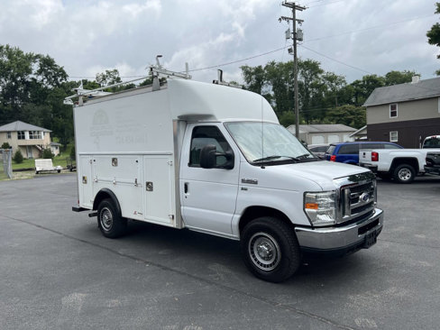 Used 2015 Ford E-350 and Econoline 350 Super Duty image 3