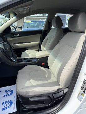 Used 2018 Kia Optima LX w/ 17" Alloy Wheels Package image 9