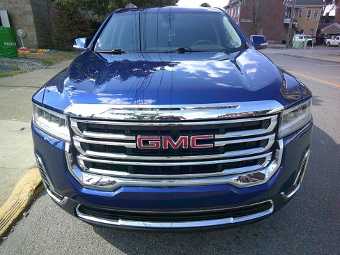 Used 2023 GMC Acadia SLE w/ Driver Convenience Package image 2