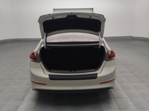 Used 2017 Hyundai Elantra SE image 29