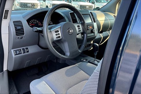 Used 2021 Nissan Frontier SV image 14