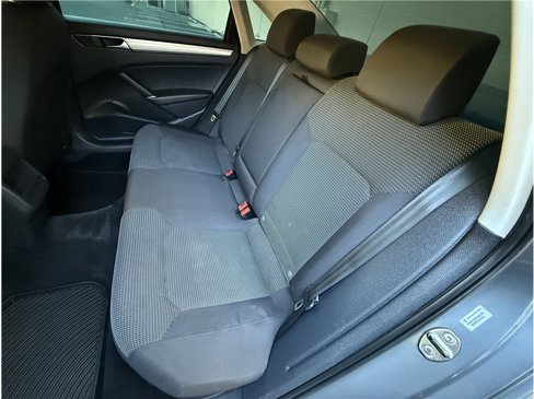 Used 2016 Volkswagen Passat 1.8T S image 13