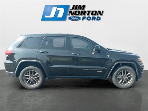 Used 2016 Jeep Grand Cherokee Laredo 75th Anniversary image 10
