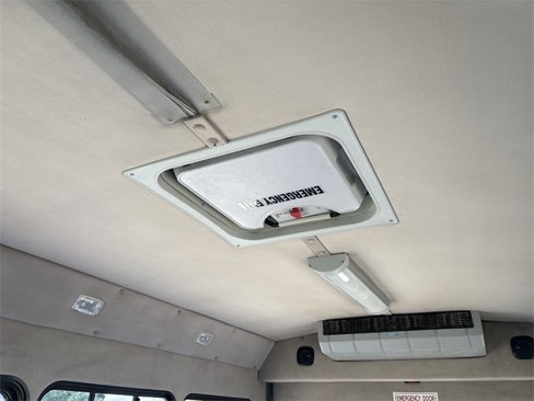 Used 2006 Ford E-450 and Econoline 450 image 21