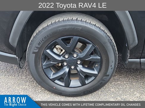 Used 2022 Toyota RAV4 LE image 17