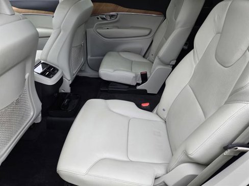 Certified 2021 Volvo XC90 T6 Momentum image 11