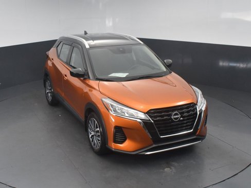 Used 2023 Nissan Kicks SV image 16