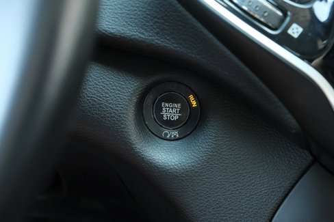 Used 2019 Jeep Cherokee Limited image 12
