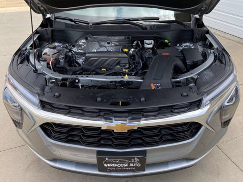 Used 2024 Chevrolet Trax LT w/ LT Convenience Package image 23