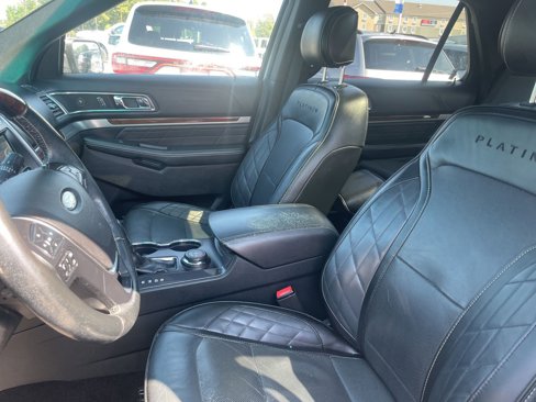 Used 2017 Ford Explorer Platinum image 8