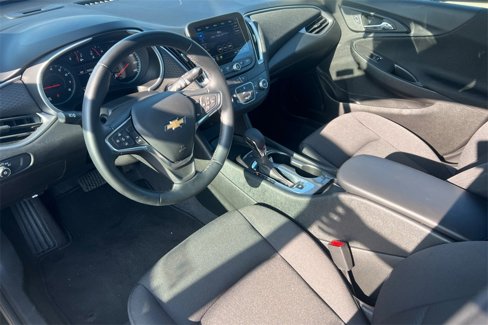 Used 2025 Chevrolet Malibu RS image 4