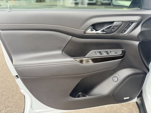 Used 2023 GMC Acadia AT4 w/ Technology Package image 11