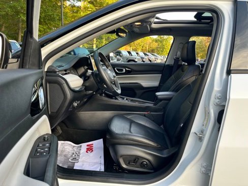 Used 2022 Jeep Compass Limited w/ Sun and Sound Group image 13