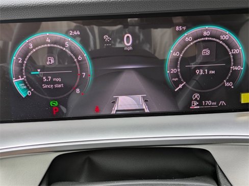 New 2025 Volkswagen Tiguan SE image 13
