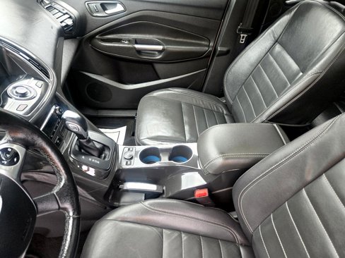 Used 2016 Ford Escape Titanium image 45