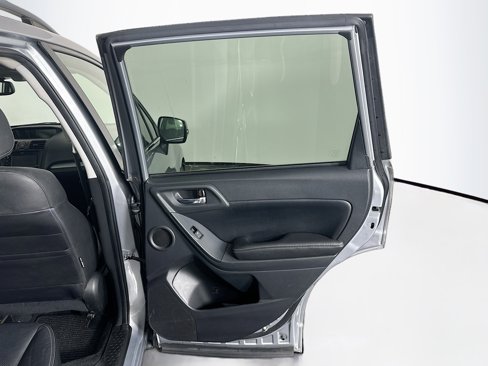 Used 2015 Subaru Forester 2.0XT Touring w/ Eyesight & Navigation System image 31