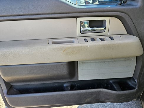 Used 2010 Ford F150 XLT image 13