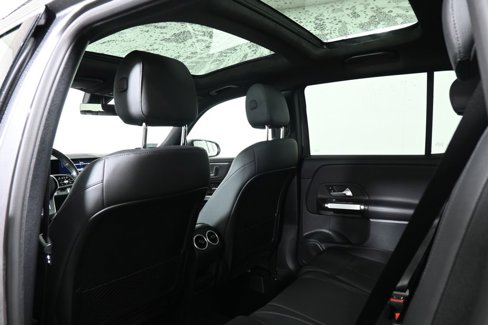 Used 2022 Mercedes-Benz GLB 250 4MATIC image 32