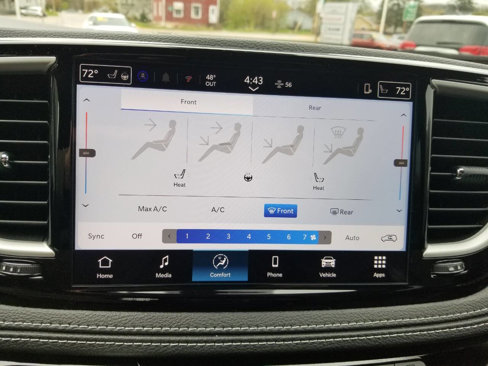 New 2025 Chrysler Pacifica Select image 37