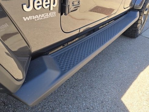 Used 2019 Jeep Wrangler Unlimited Sahara image 19