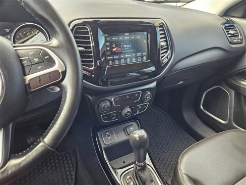 Used 2021 Jeep Compass Latitude image 19