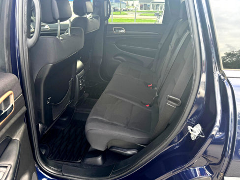 Used 2017 Jeep Grand Cherokee Laredo w/ Quick Order Package 2BE image 9