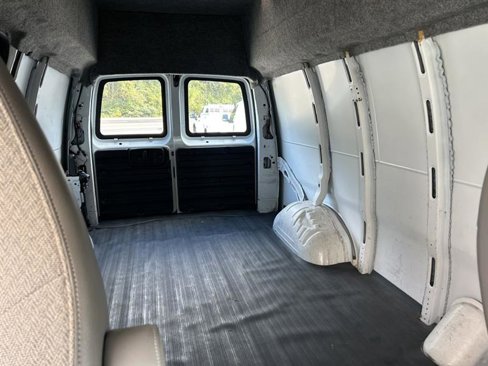 Used 2015 Chevrolet Express 2500 image 16