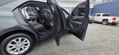 Used 2020 Chevrolet Equinox LT image 12