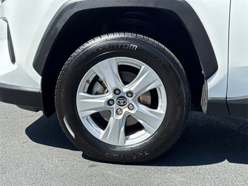 Used 2021 Toyota RAV4 LE image 6