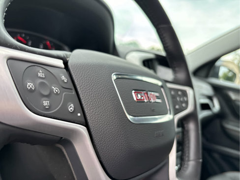 Used 2021 GMC Terrain SLT image 11