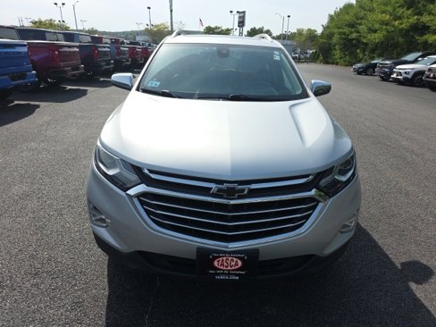 Used 2018 Chevrolet Equinox Premier image 2