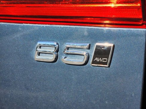Certified 2025 Volvo XC60 B5 Plus w/ Climate Package image 17