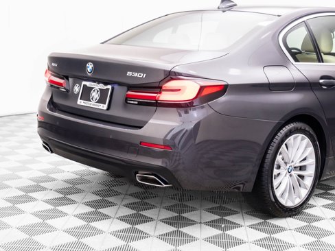 Certified 2022 BMW 530i xDrive w/ Premium Package image 36