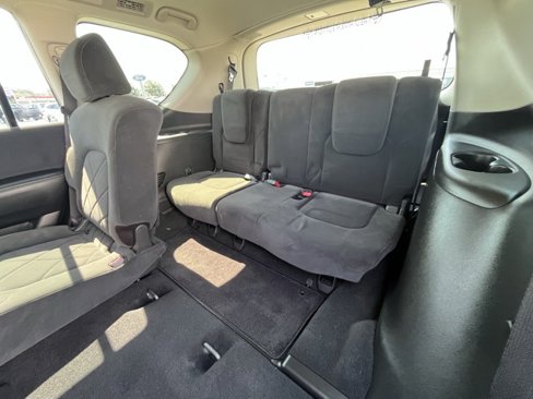 Used 2019 Nissan Armada SV image 9