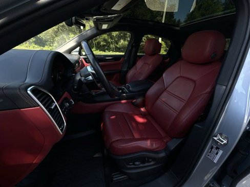 Certified 2023 Porsche Cayenne Coupe image 13