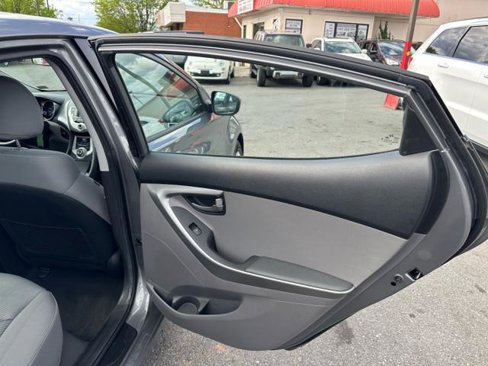 Used 2012 Hyundai Elantra GLS image 15