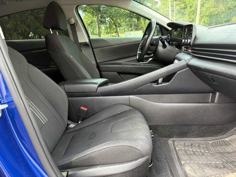 Used 2021 Hyundai Elantra SEL w/ Convenience Package image 17